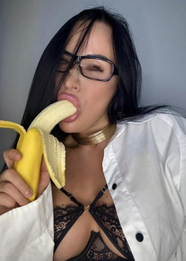 2e70df86-b379-4c04-9c23-9858b0cc6aad.jpg
